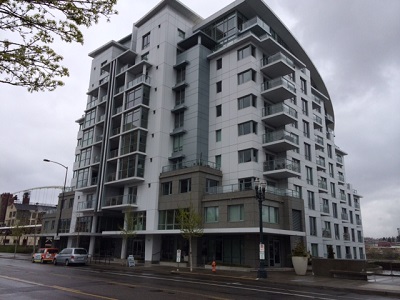 Waterfront Pearl Condos Exterior